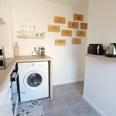 Immeuble Centre Апартаменты Saint-Medard-de-Guizieres