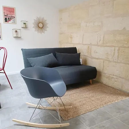 Апартаменты Immeuble Centre Saint-Medard-de-Guizieres