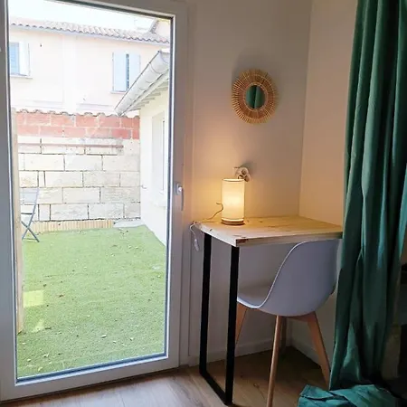 Immeuble Centre * Saint-Medard-de-Guizieres